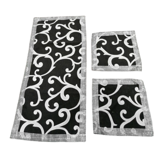 Completo Set Tris Centrini Runner 3 Pezzi In Stampa Ramage Con Fascia Swarovski Completo Set Tris Centrini Runner 3 Pezzi In Stampa Ramage Con Fascia Swarovski