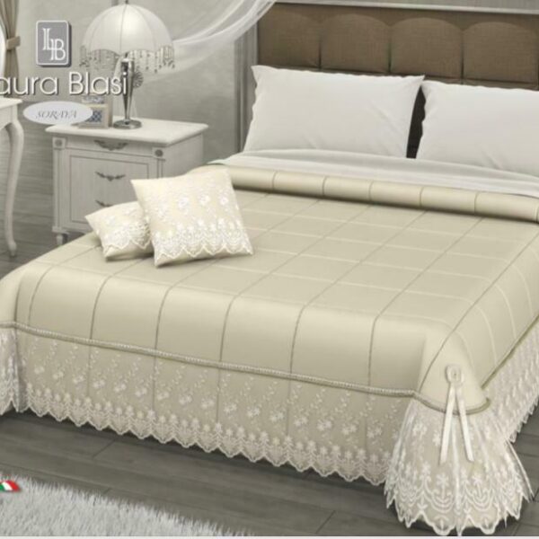 Trapuntino Copriletto Laura Blasi Soraya Letto Matrimoniale Rifinitura In Pizzo Trapuntino Copriletto Laura Blasi Soraya Letto Matrimoniale Rifinitura In Pizzo